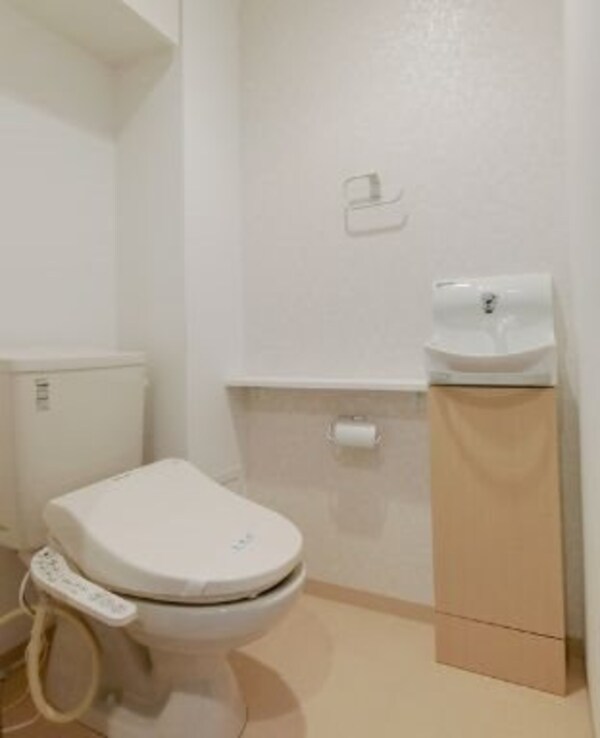 トイレ(※同物件別部屋参考写真)