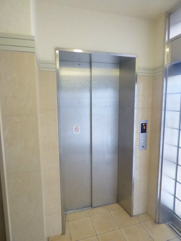 建物設備(エレベータ)