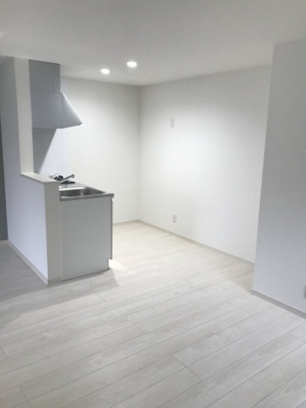 居室(※同型モデルの類似写真)