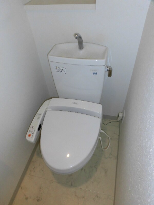 トイレ(※同マンション別部屋の参考写真です。)