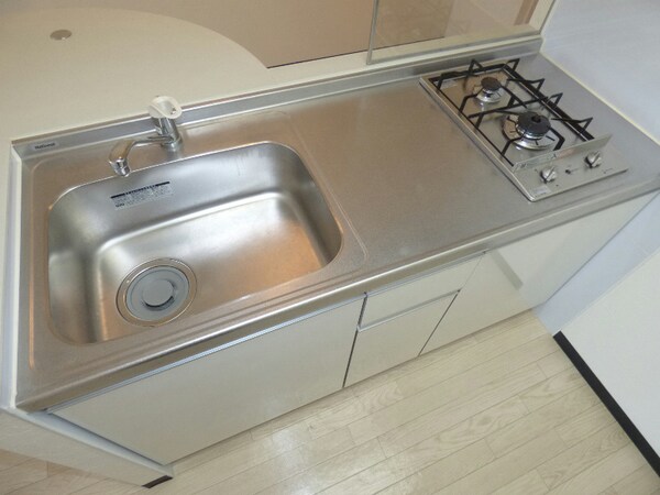 キッチン(※同マンション別部屋参考写真)