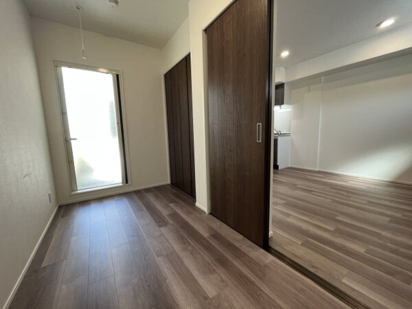 寝室(セブンイレブン 広島西原2丁目店（371m）)