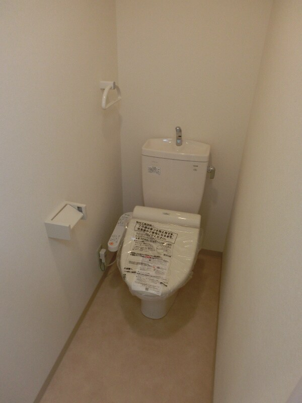 トイレ(※別タイプのお部屋です)