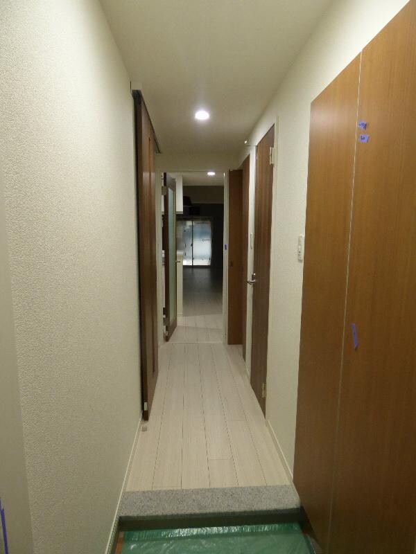 玄関(※同物件別部屋参考写真)
