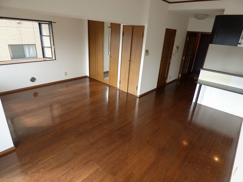 物件内観写真5　(☆広いリビング)