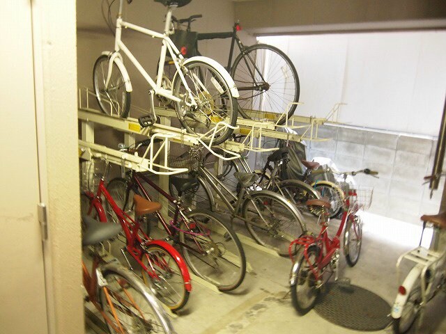 物件内観写真17　(駐輪場)