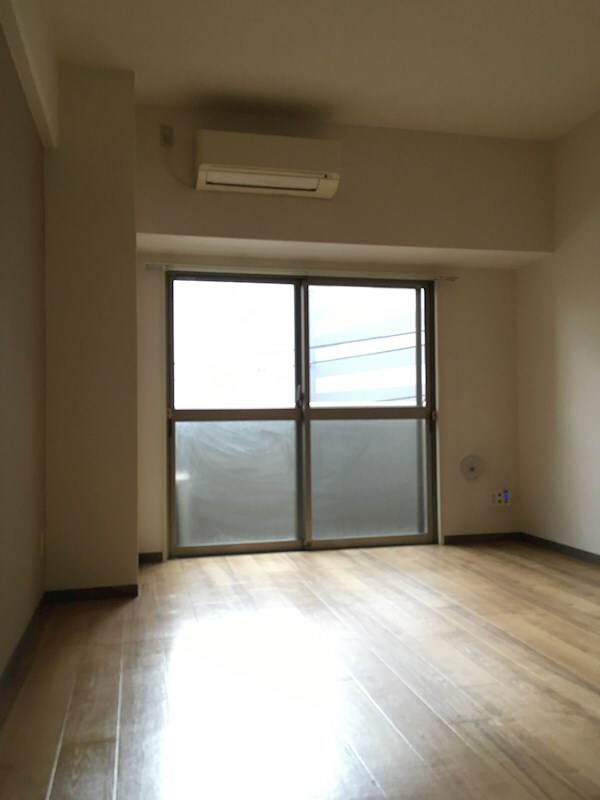 寝室(※同物件別号室参考写真)