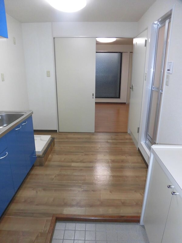 物件内観写真2　(※別号室参考写真)