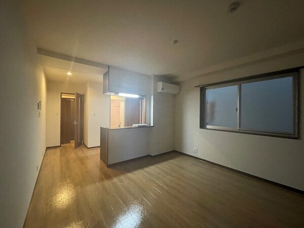 居室(※同物件別部屋参考写真)