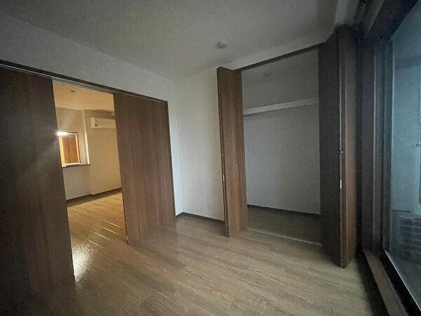 寝室(※同物件別部屋参考写真)