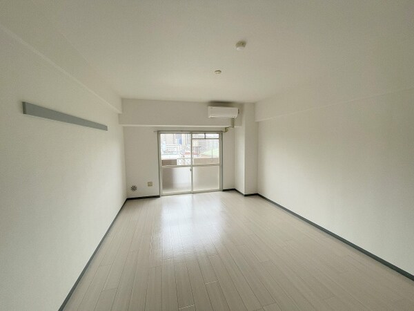 居室(※同物件別部屋参考写真)
