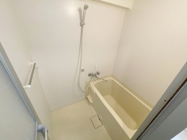浴室(※同物件別部屋参考写真)