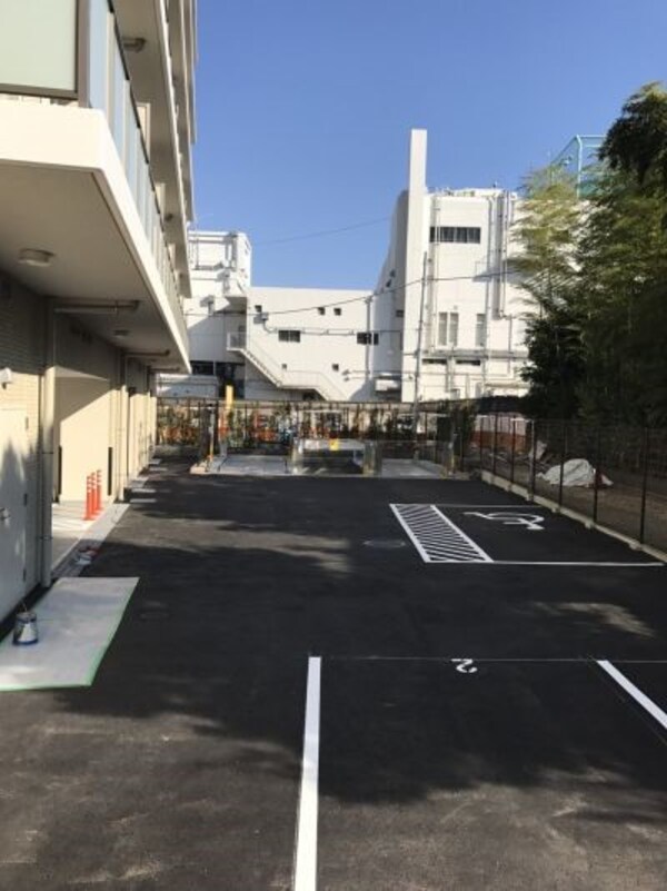 駐車場(弊社は全物件が仲介手数料半月分+税でご紹介可能です。)