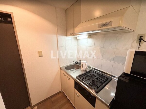 キッチン(備え付け家具備品（同仕様）)