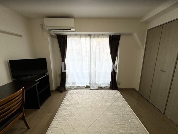 居室(備え付け家具備品（同仕様）)