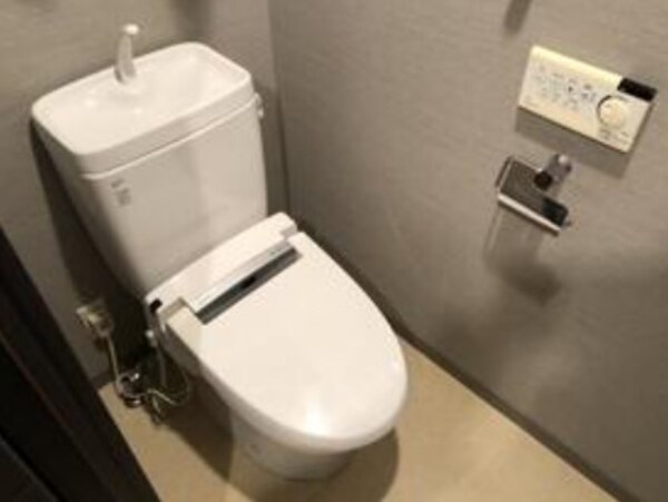 トイレ(※同じタイプ別号室参考写真)