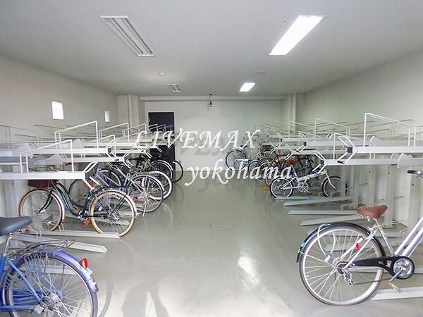 建物設備(駐輪場)