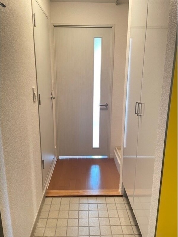 玄関(※同じタイプ別号室参考写真)