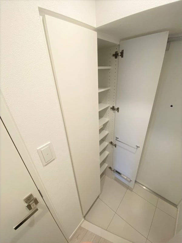 玄関(※同じ間取り別号室参考写真)