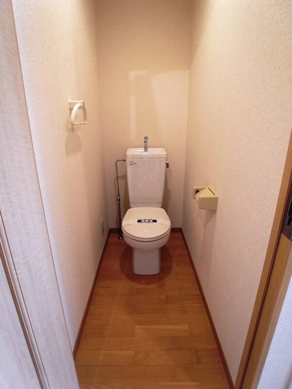 トイレ(別号室参考写真)