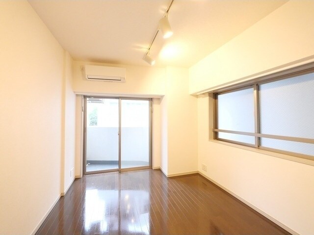 物件内観写真2　(※同じ間取り別号室参考
フローリング色は現状優先)