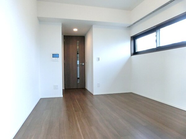 居室(綺麗な形で家具のレイアウトも楽々♪)