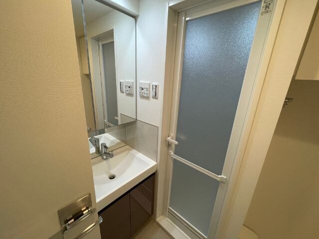 物件内観写真11　(別号室参考写真)