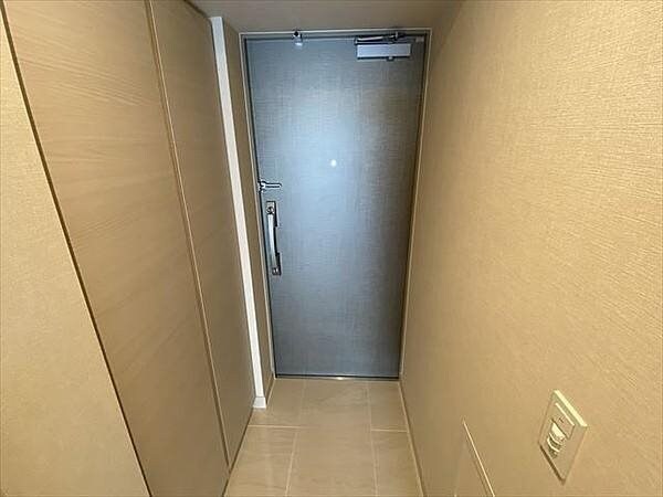 玄関(※同じタイプ別号室参考写真)