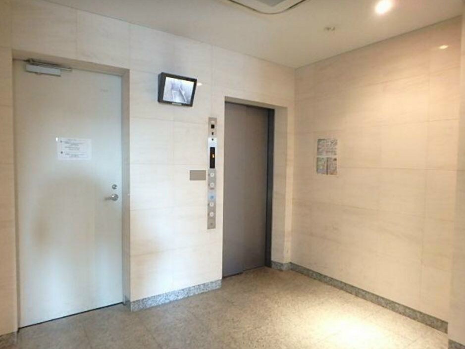 物件外観写真6　(エレベーター)