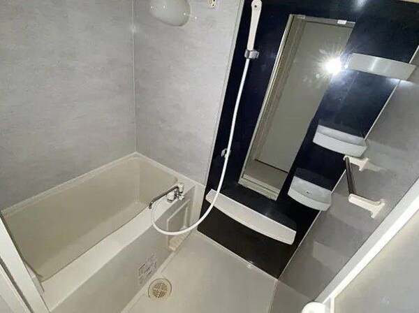浴室(※同じタイプ別号室参考写真)