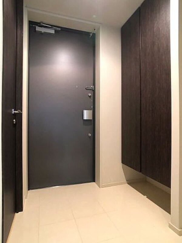玄関(別号室参照)