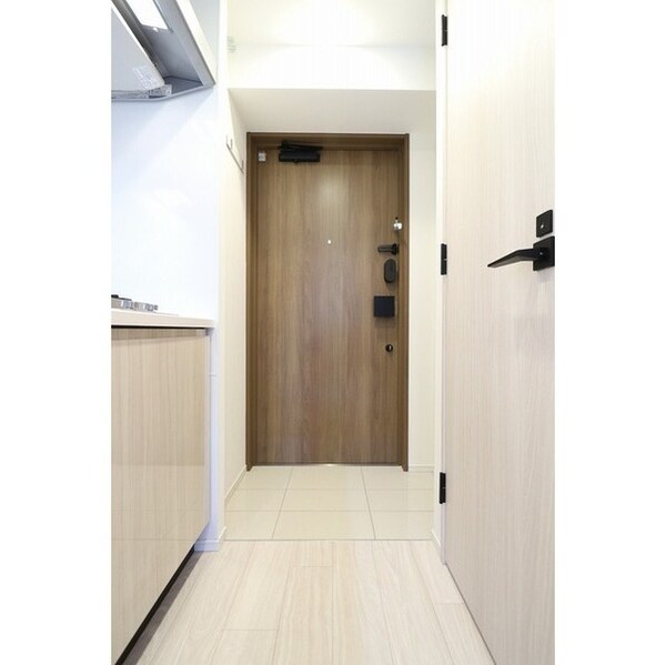 玄関(※同じタイプ別号室参考写真)