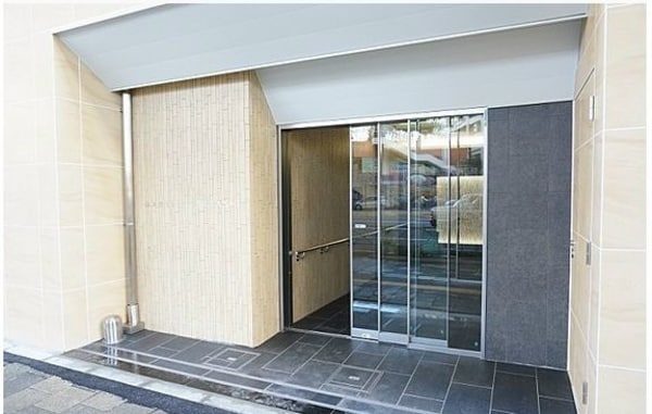 エントランス(弊社は全物件が仲介手数料半月分+税でご紹介可能です。)