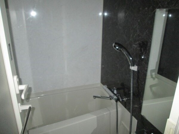 浴室(弊社は全物件が仲介手数料半月分+税でご紹介可能です。)