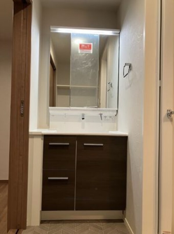 独立洗面台