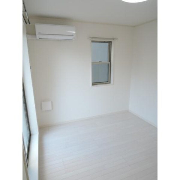 居室(別号室参考写真)