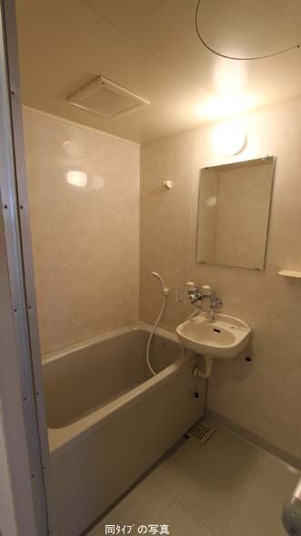 物件内観写真6　(※同じ間取り別号室参考写真)