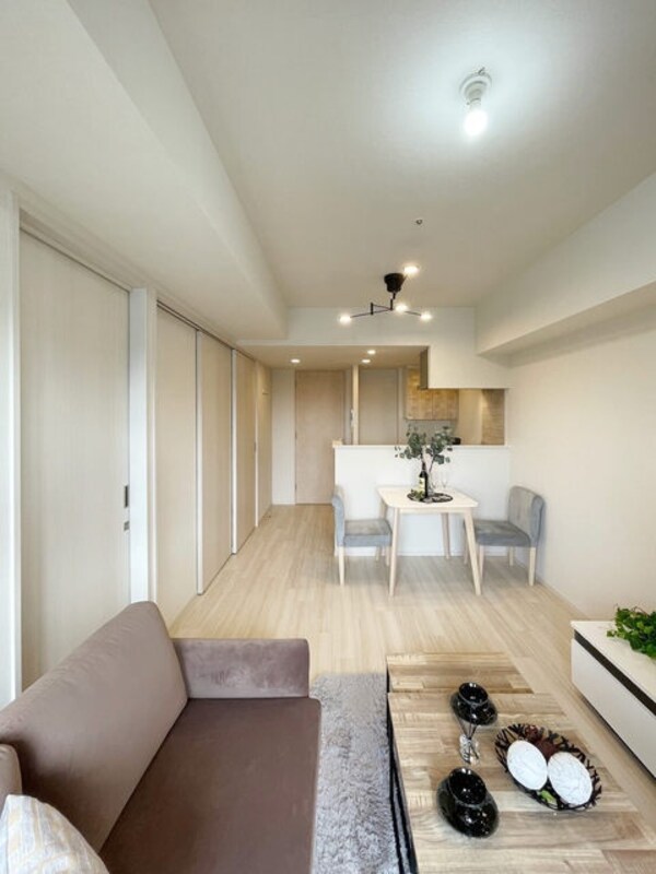 居室(※家具家電配置例モデルルーム参考写真)