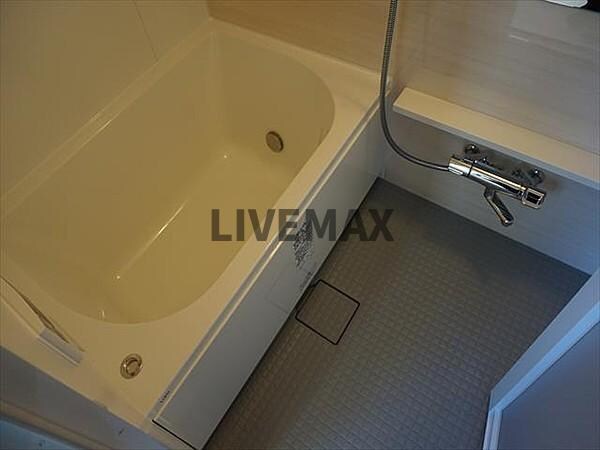 浴室(※同じ間取り別号室参考写真
　現状優先)