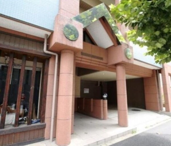 エントランス(ｖ★弊社の仲介手数料は賃料の半額＋税です★)