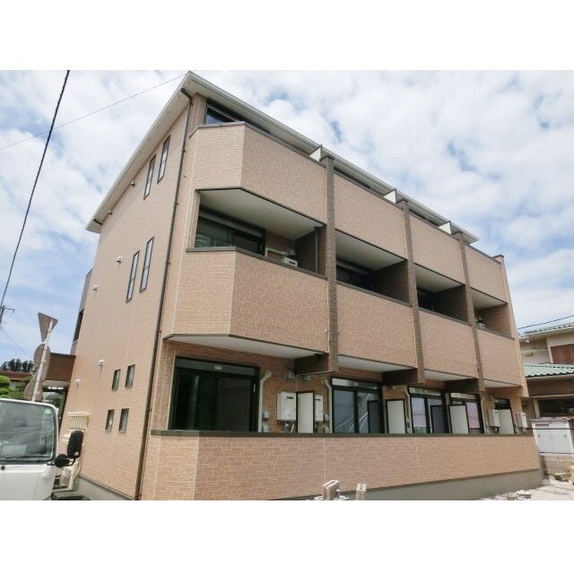 ルッシェロ稲毛の物件外観写真