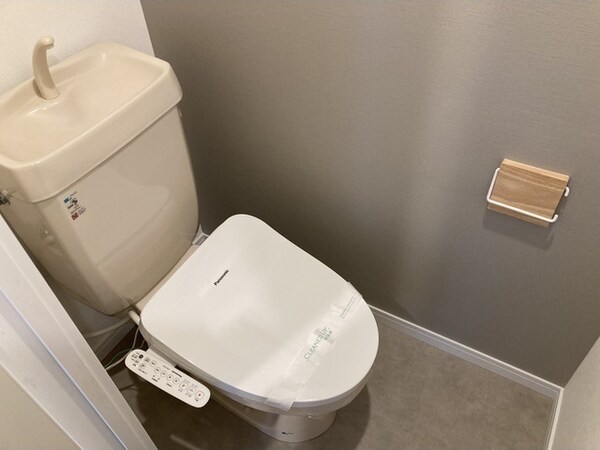 トイレ(※同じ間取り別号室参考写真)