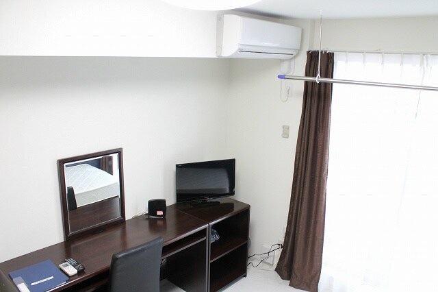物件内観写真17　(デスク家具家電一式ついてます！家具家電一式ついてます！)