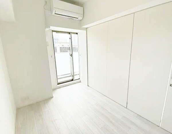 寝室(※同じ間取り別号室参考写真)