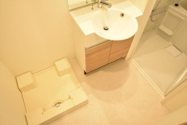 洗面・脱衣所(※同じ間取り別号室参考写真
　現状優先)