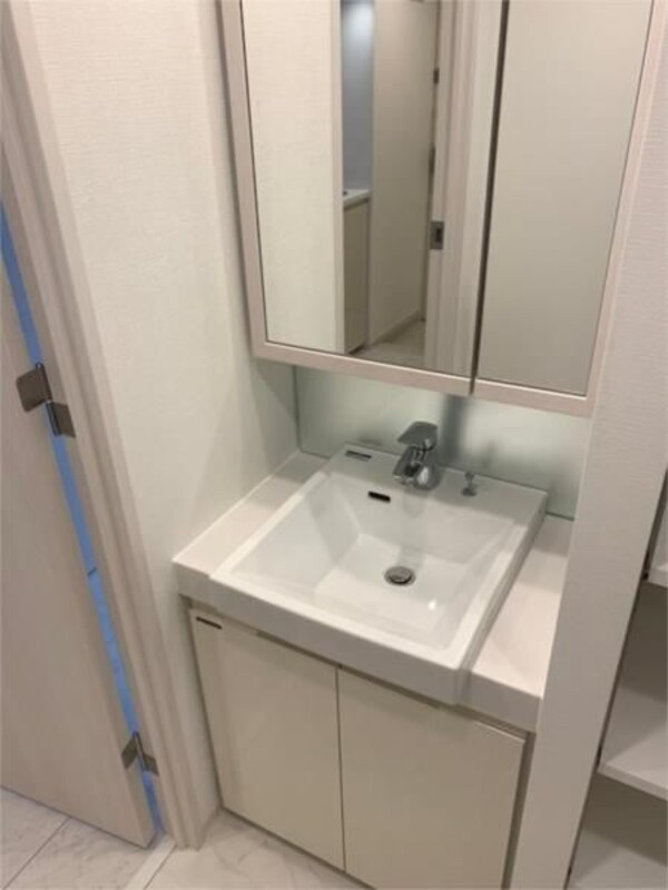 独立洗面台
