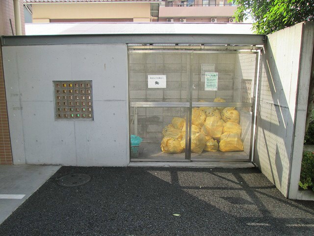 物件外観写真6　(ゴミ置場)
