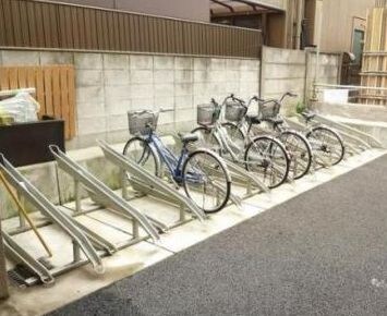 物件外観写真4　(駐輪場)