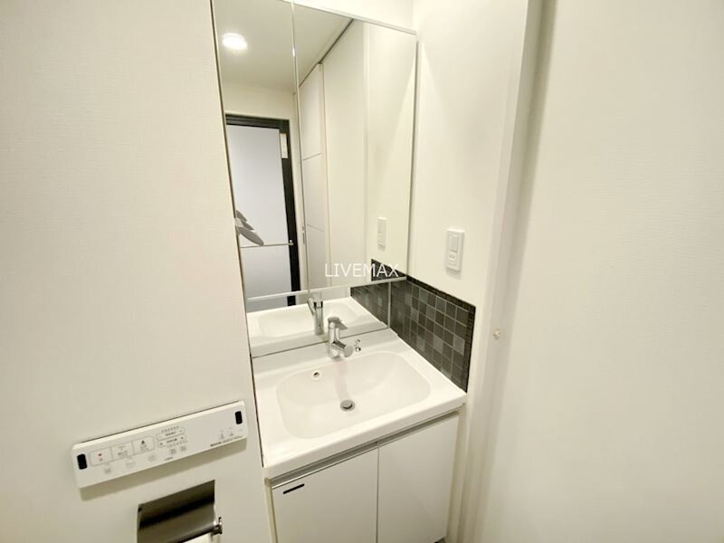 物件内観写真12　(写真は反転の間取りです)