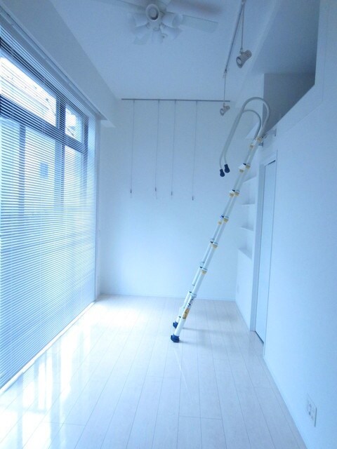 物件内観写真4　(別号室参考写真)